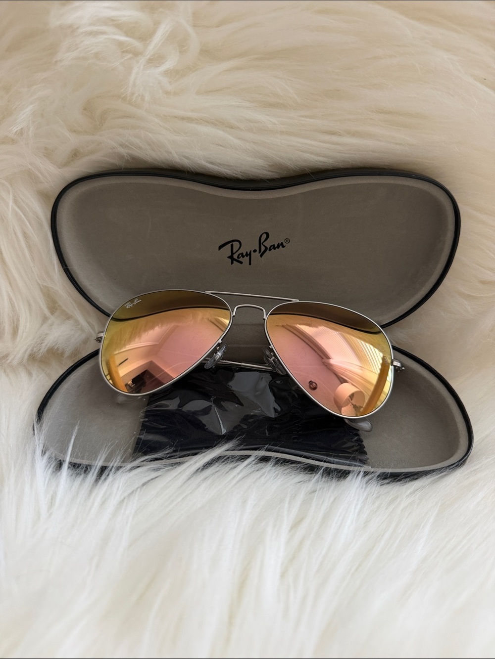 Ray-Ban Women's Aviator Sunglasses with Pink-Gold Mirrored Lenses